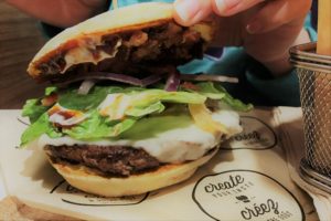 自分の好きな具材で作るマクドナルドのカスタマイズハンバーガーが凄い